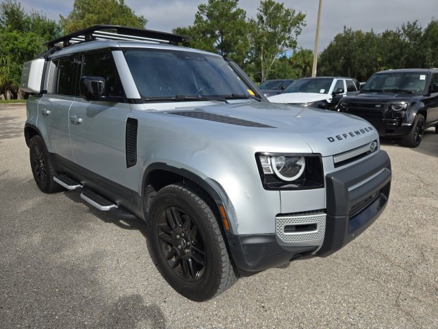 Used 2022 Silver Land Rover S image 7