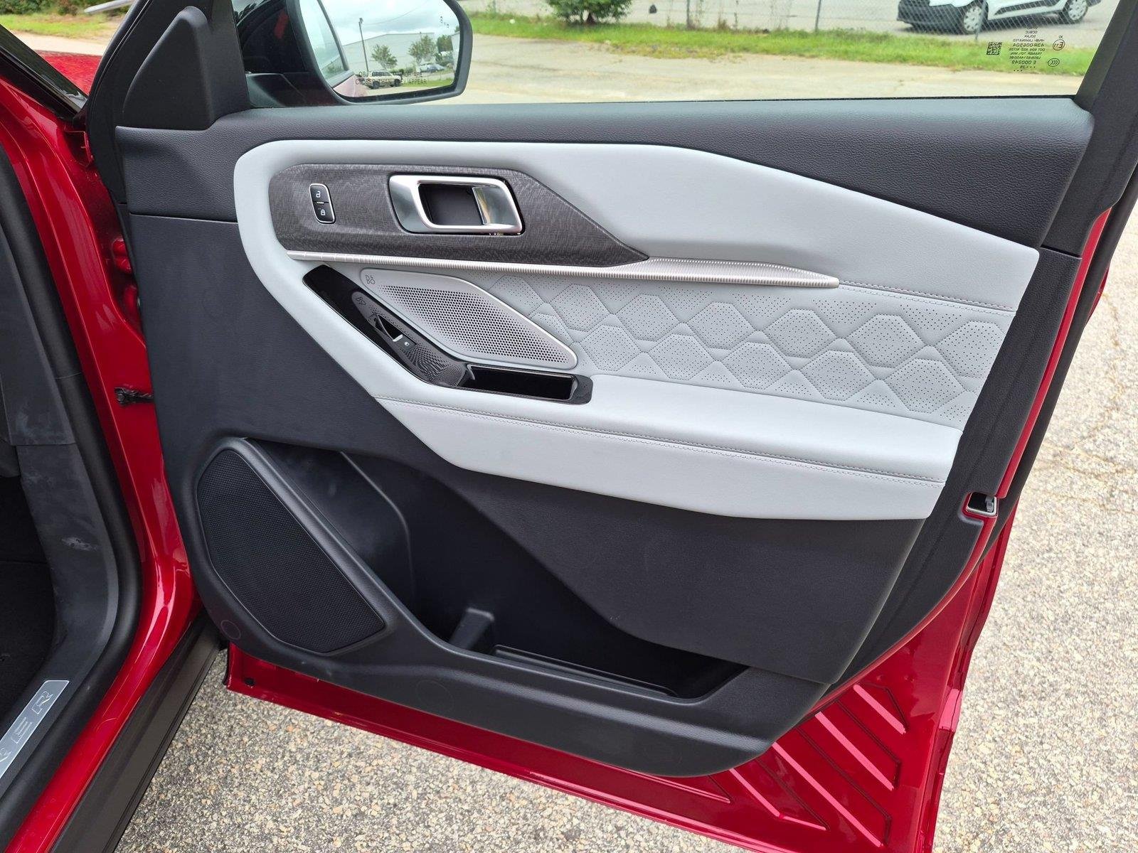 New 2026 Rapid Red Metallic Tinted Clearcoat Ford Platinum image 31