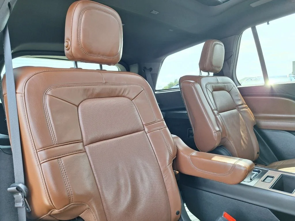 Used 2020 White Metallic Lincoln Reserve image 32