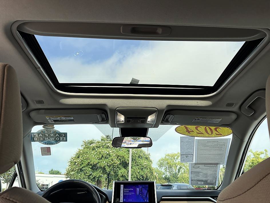 Used 2024 Ice Toyota XLE image 19