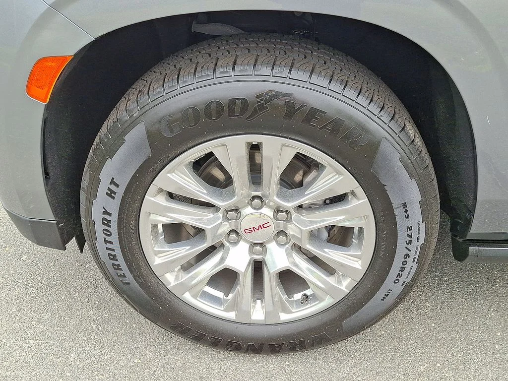 Used 2022 Gray GMC Denali image 8