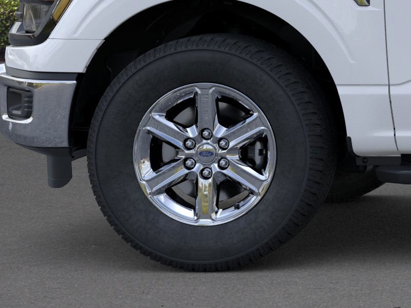 New 2025 Oxford White Ford XLT image 19