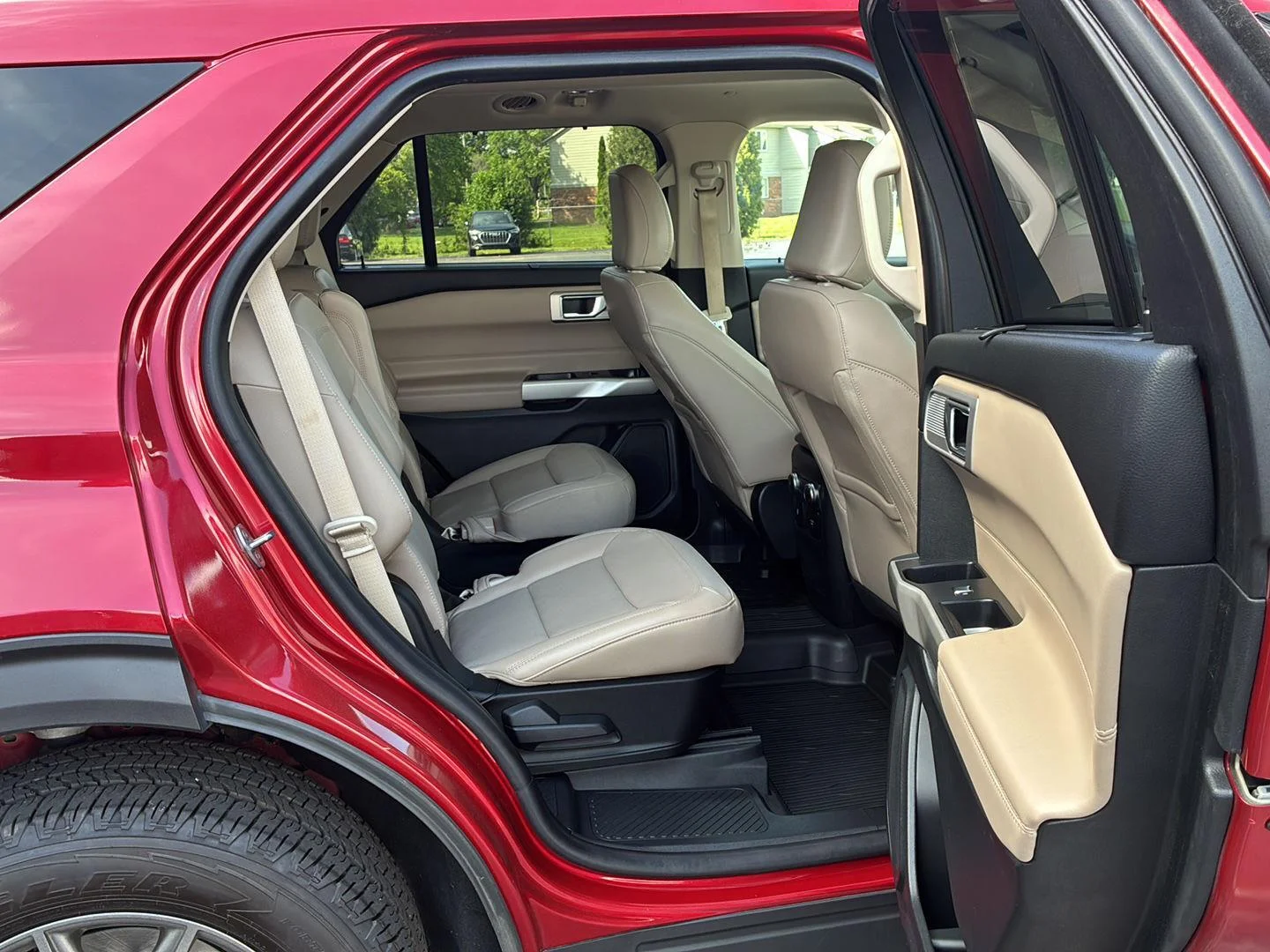 Used 2021 Rapid Red Metallic Tinted Clearcoat Ford Limited image 14