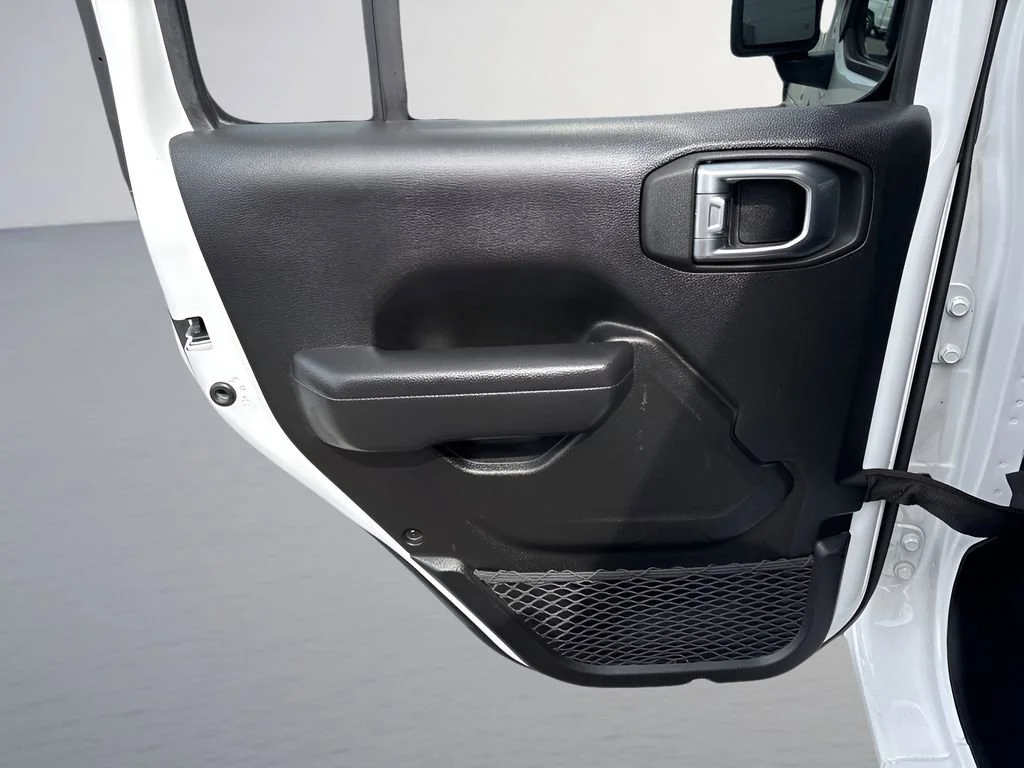 Used 2025 White Jeep Sport S image 28
