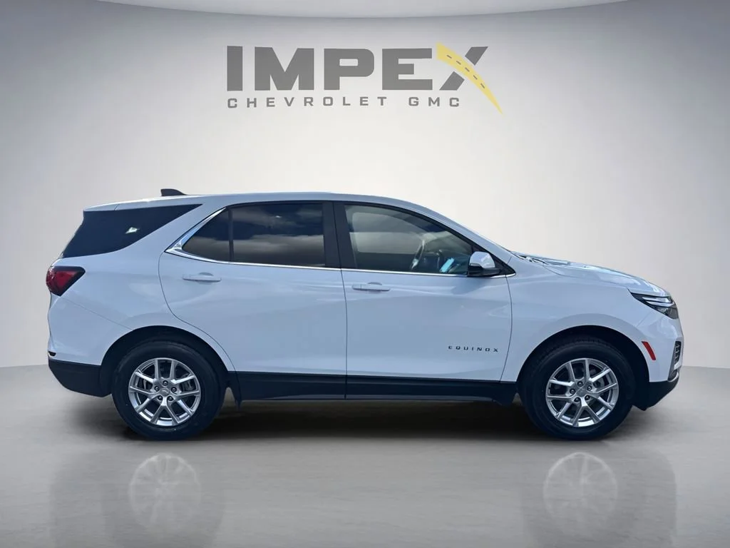 Used 2024 Summit White Chevrolet LT image 6