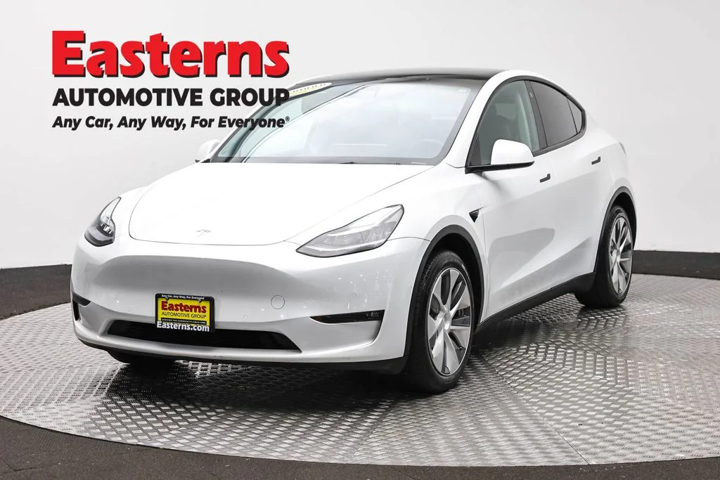 Used 2021 White Tesla Long Range image 1