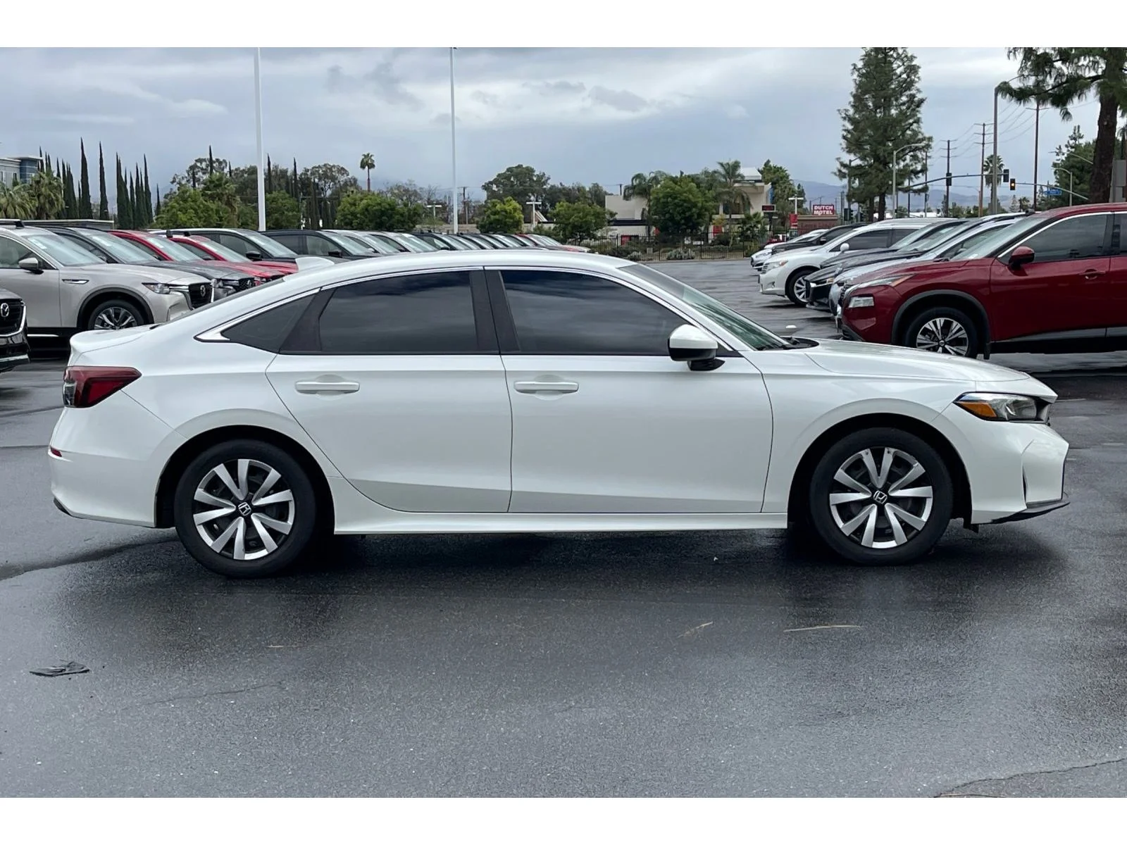 Used 2025 Platinum White Pearl Honda LX image 7