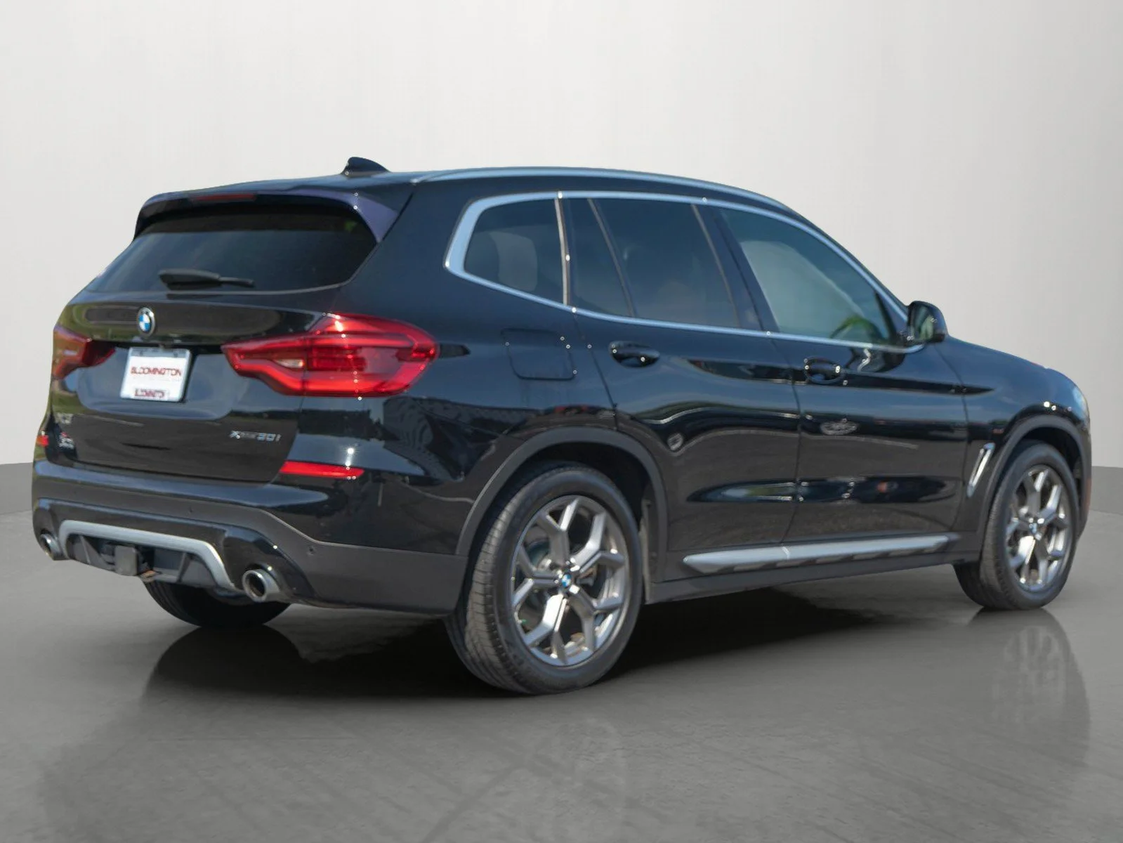 Used 2021 Jet Black BMW xDrive30i image 7