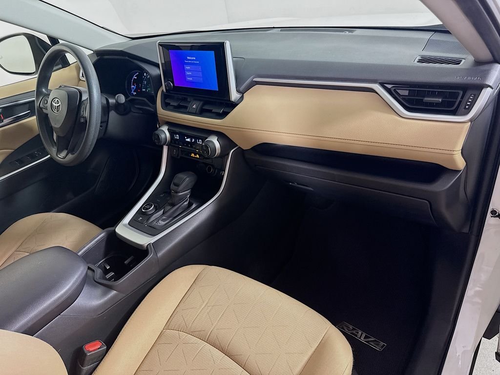 Used 2023 Ice Cap Toyota Hybrid XLE image 27