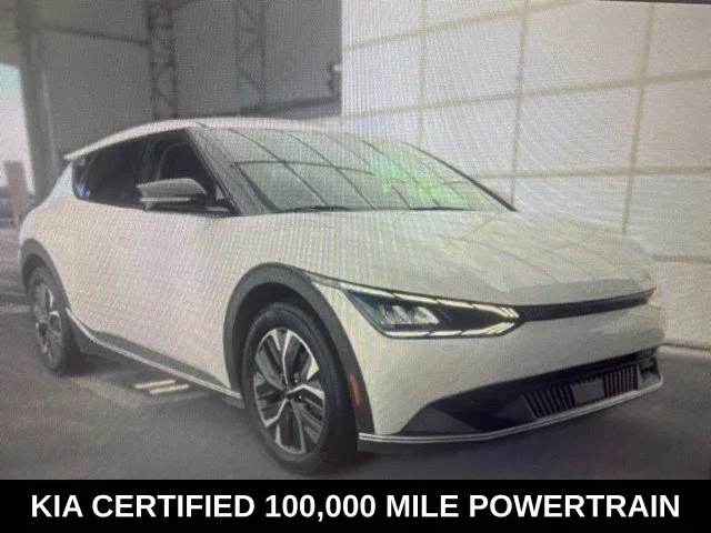 Used 2024 White Kia Light image 4