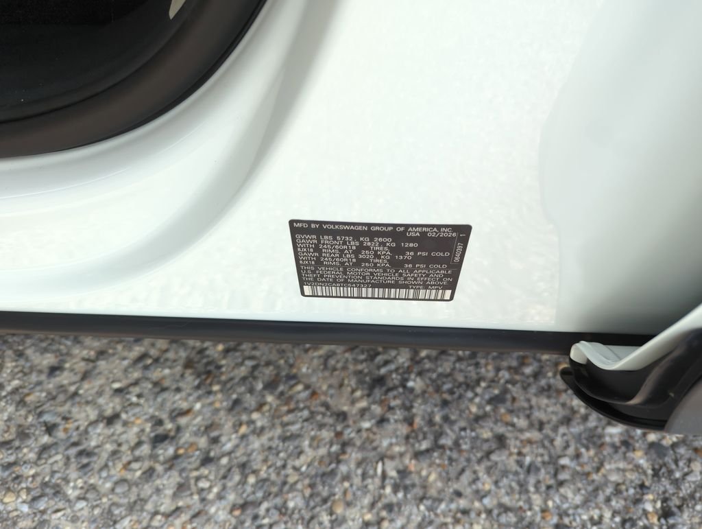 New 2026 White/off-white Volkswagen 2.0T SE image 40