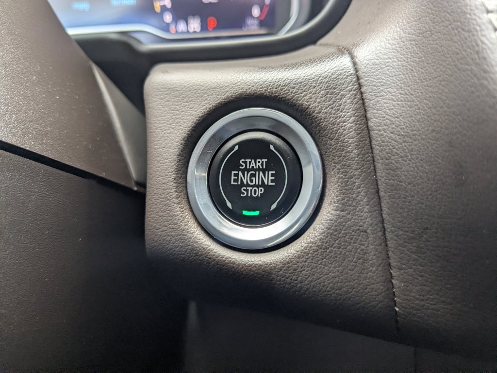 Used 2023 Summit White Chevrolet Z71 image 21