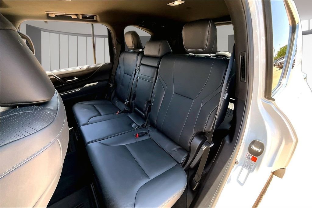Used 2024 White Lexus 600 Luxury image 26
