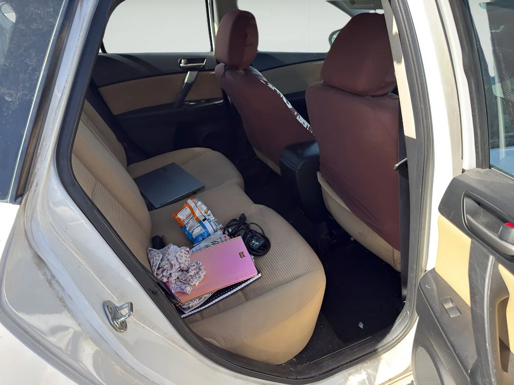 Used 2013 Crystal White Pearl Mica Mazda i Touring image 9