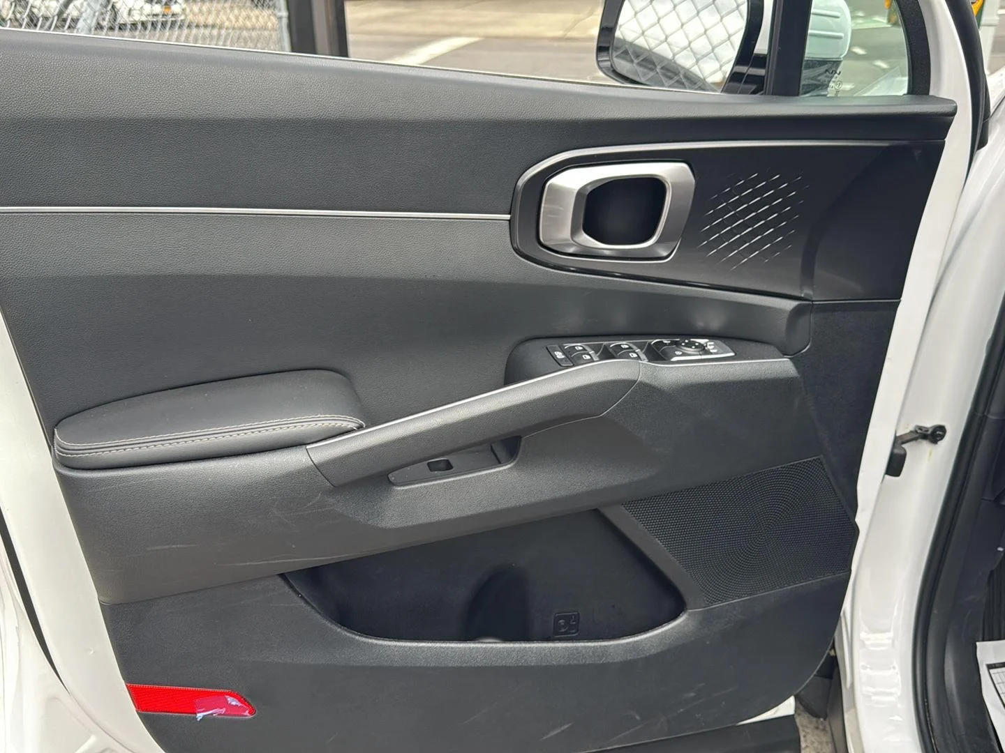 2025 Kia Sorento S - Photo 13