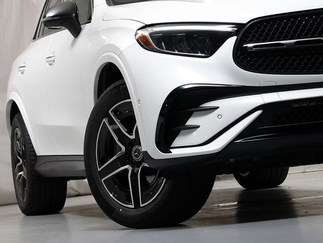 Certified Used 2026 Polar White Mercedes-Benz GLC 300 image 4