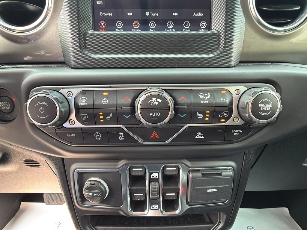 Used 2021 Black Jeep Unlimited Sahara image 20