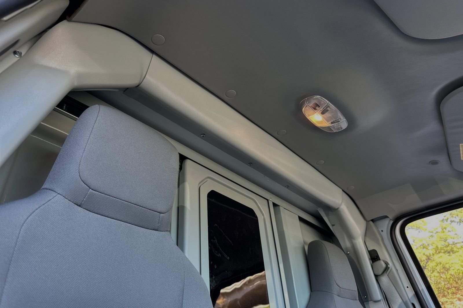 2025 Ford E-Series Cutaway Base - Photo 10