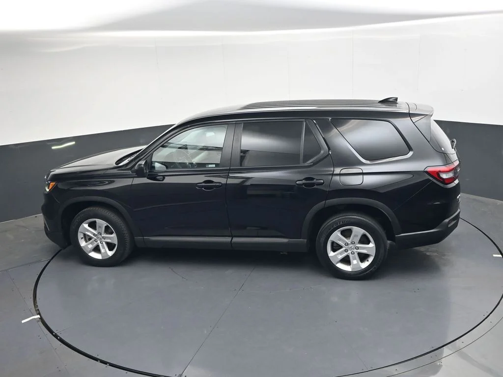 Used 2023 Crystal Black Pearl Honda LX image 25