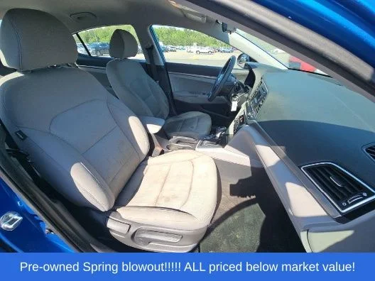 Used 2017 Blue Hyundai SE image 8