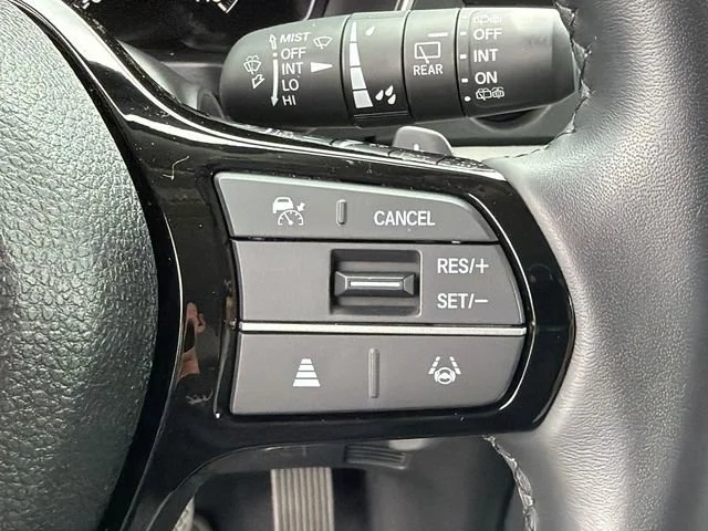 Used 2025 White Honda EX-L image 26