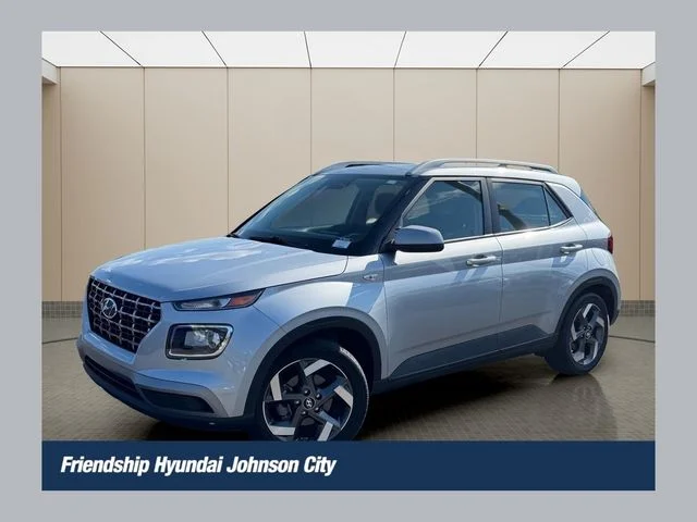Used 2022 Silver Hyundai SEL image 1