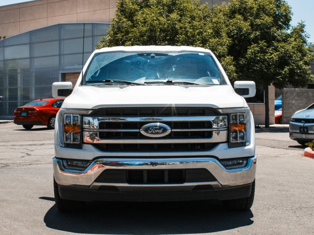 Used 2022 Oxford White Ford LARIAT image 2
