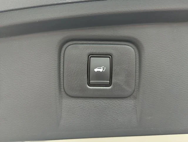Used 2022 Gray Nissan SL image 21