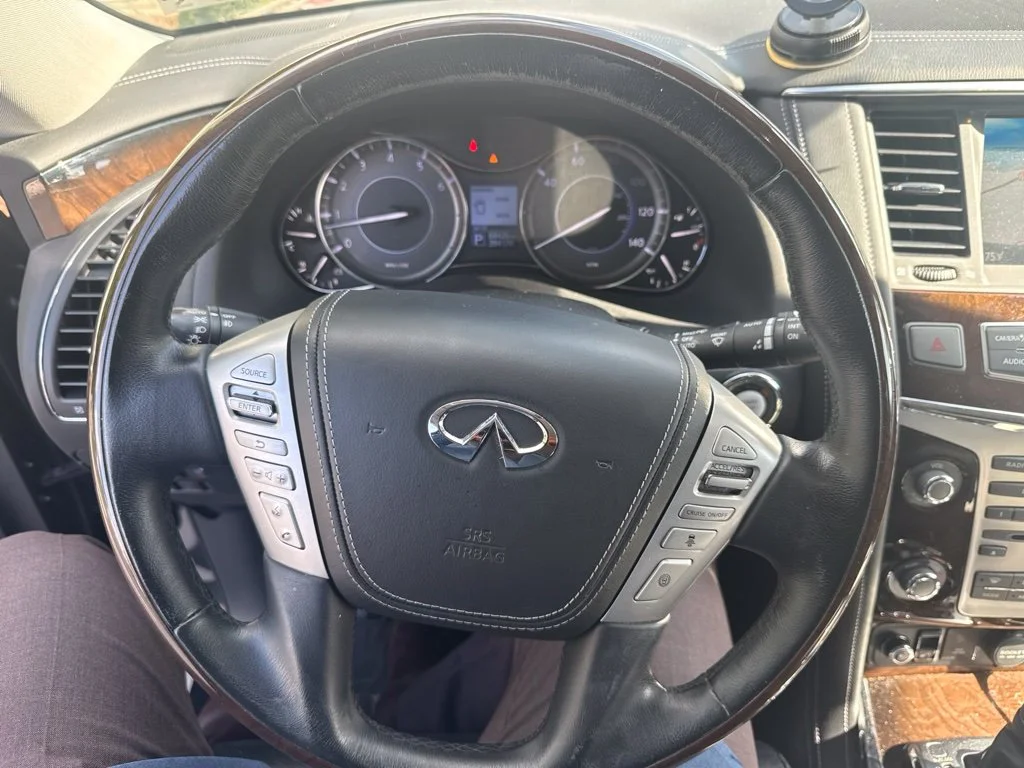 Used 2019 Black Obsidian INFINITI LUXE image 5