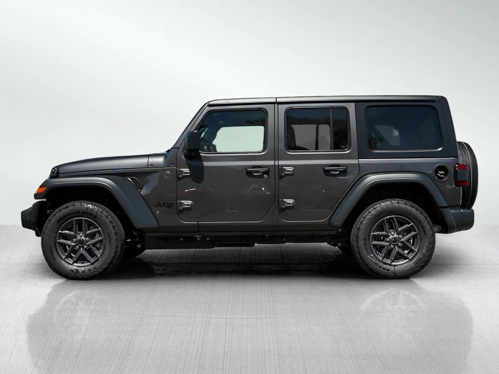New 2026 Granite Crystal Metallic Clearcoat Jeep Sport S image 4