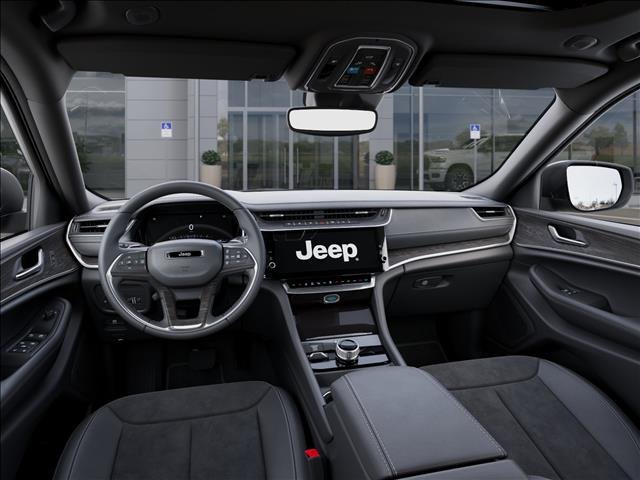 New 2026 Diamond Black Crystal Pearl-Coat Exterior Paint Jeep Altitude image 14