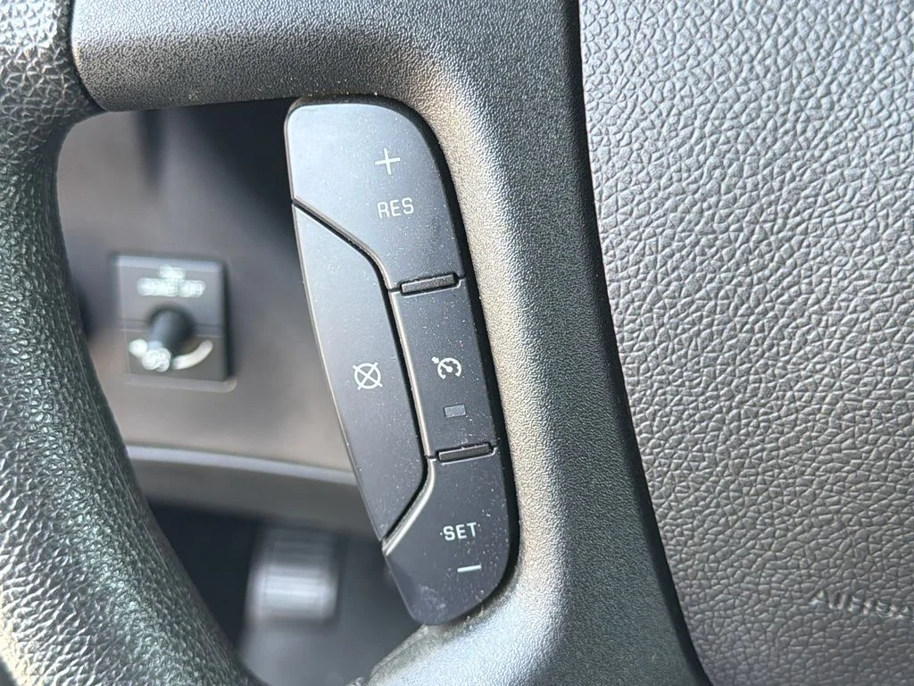 Used 2024 White GMC Work Van image 23