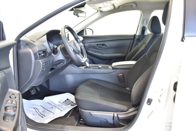Used 2024 White Nissan S image 17