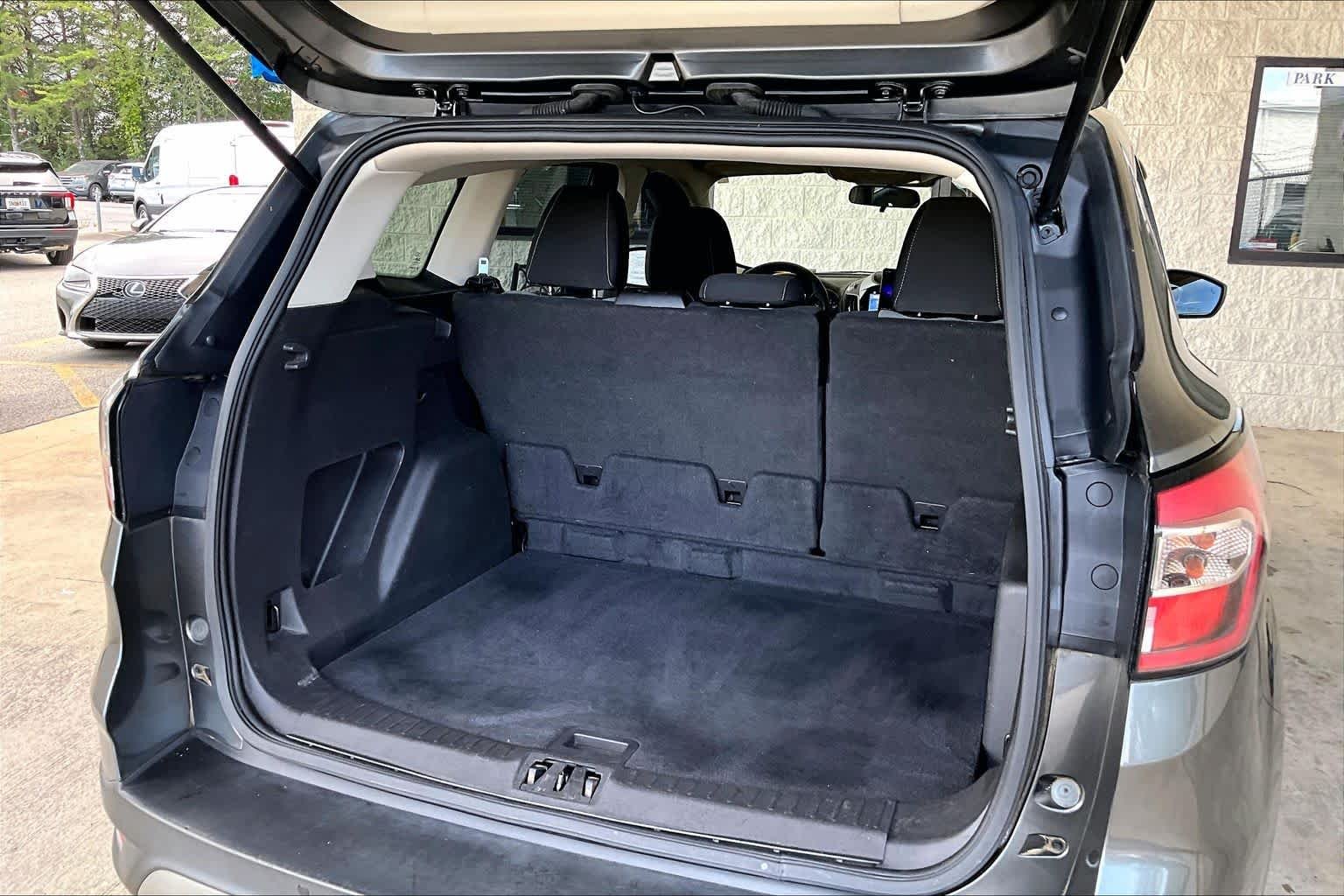 Used 2017 Magnetic Ford SE image 32
