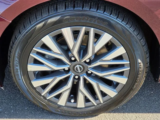 2024 Nissan Altima SV - Photo 18