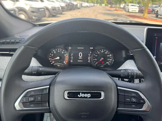 Certified Used 2024 White Jeep Latitude image 22