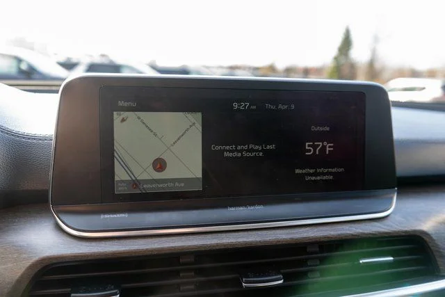 Used 2021 White Kia SX image 33