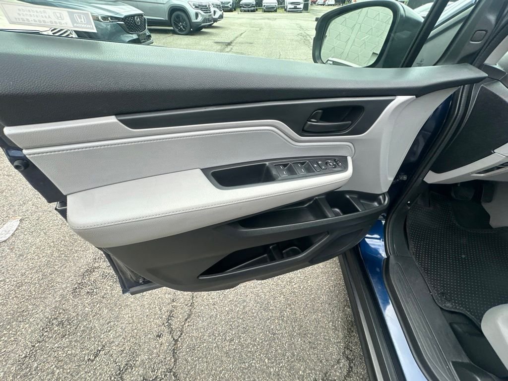 Used 2018  Honda EX image 8