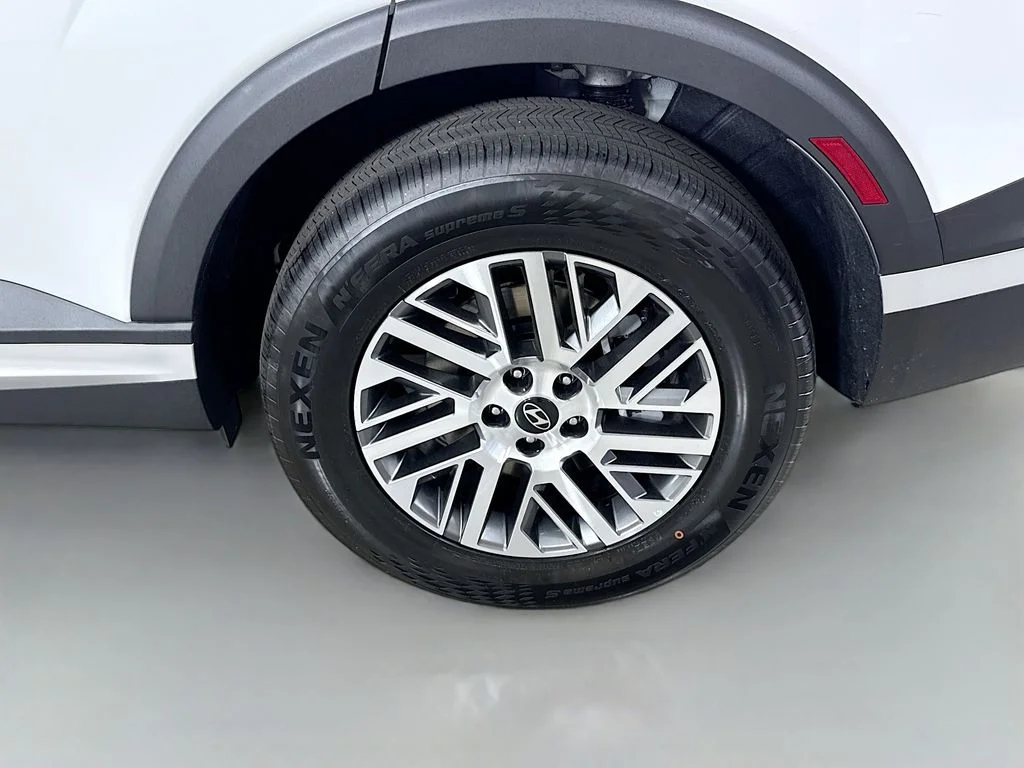 New 2026 Creamy White Pearl Hyundai SEL 7P image 32