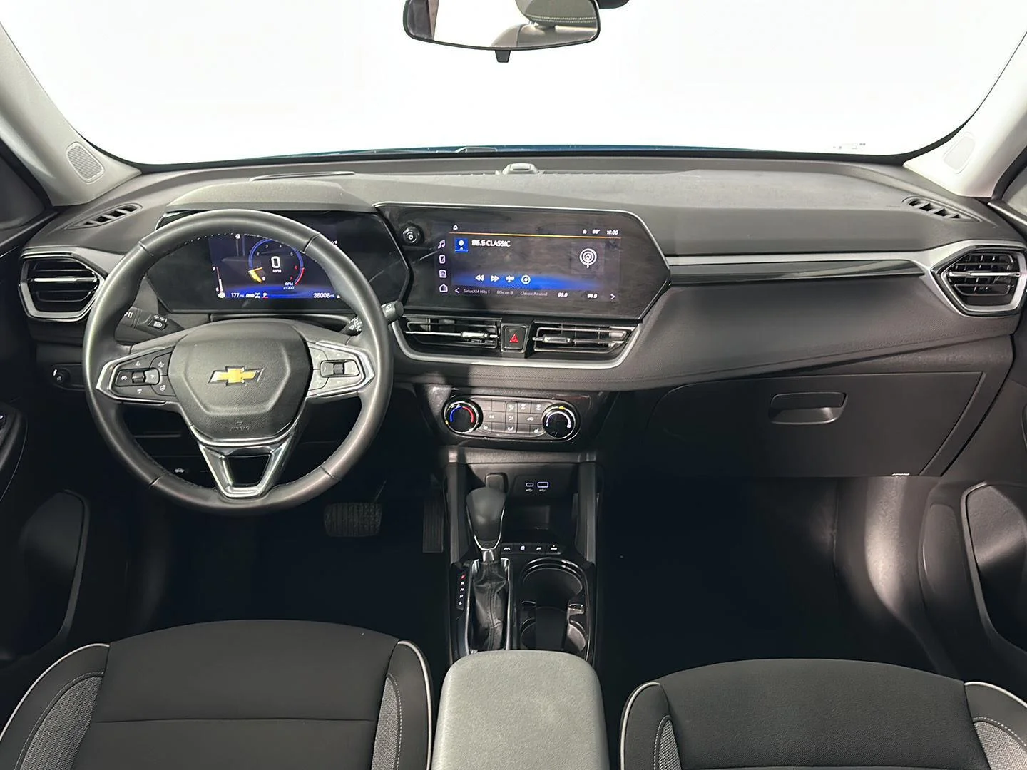 Used 2024 Fountain Blue Chevrolet LT image 18