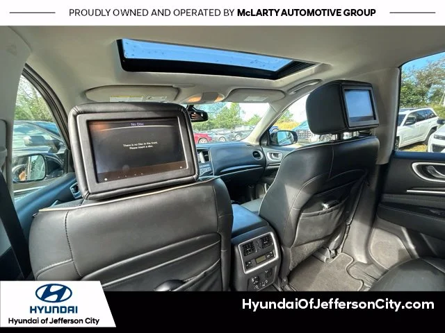 Used 2019 Red INFINITI LUXE image 18