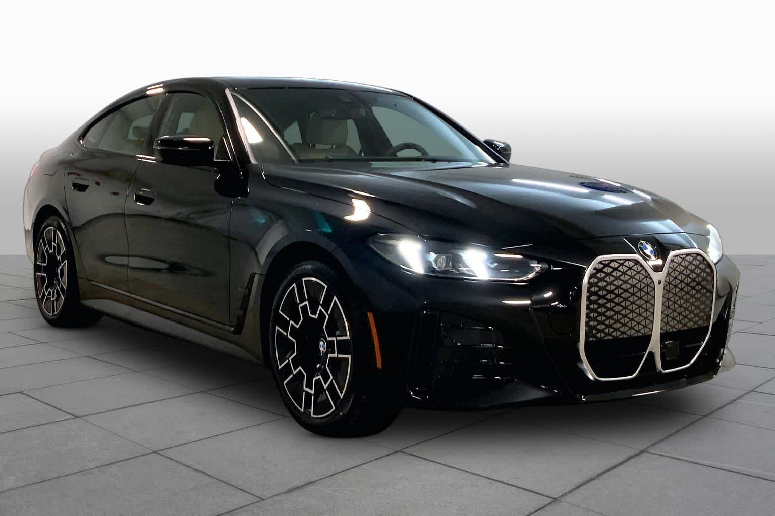 New 2026 Black Sapphire Metallic BMW xDrive40 image 2