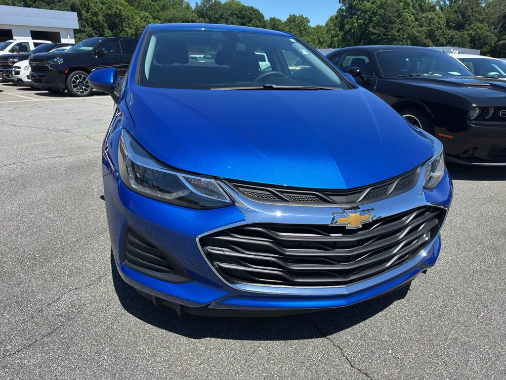 Used 2019 Chevrolet Cruze LT with VIN 1G1BE5SM1K7137149 for sale in Newton, NC