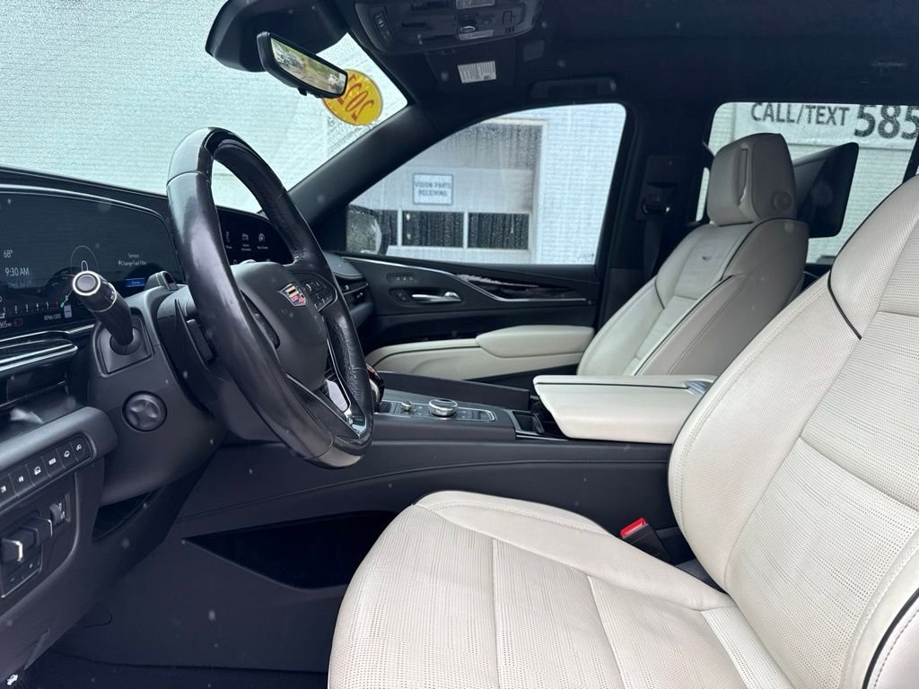 Used 2021 White Cadillac Sport image 9
