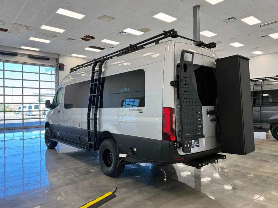 Used 2024 SILVER AIRSTREAM  image 5