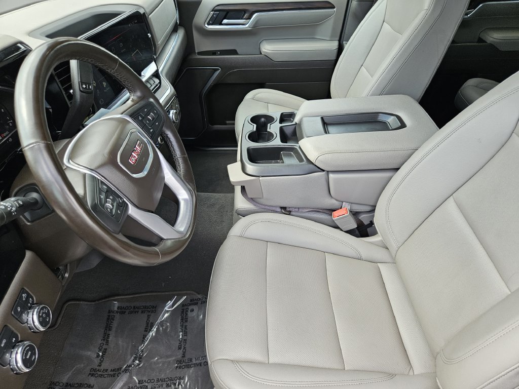 Used 2025 White GMC SLT image 12
