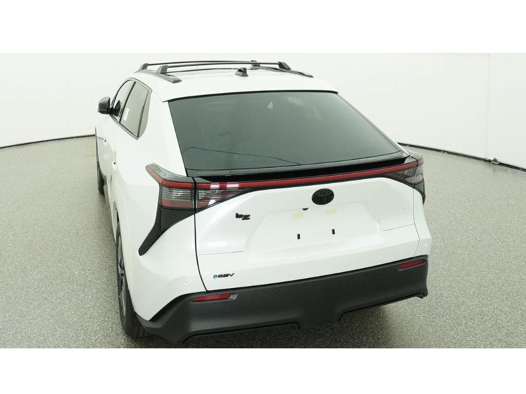 New 2026 Wind Chill Pearl Toyota XLE image 6