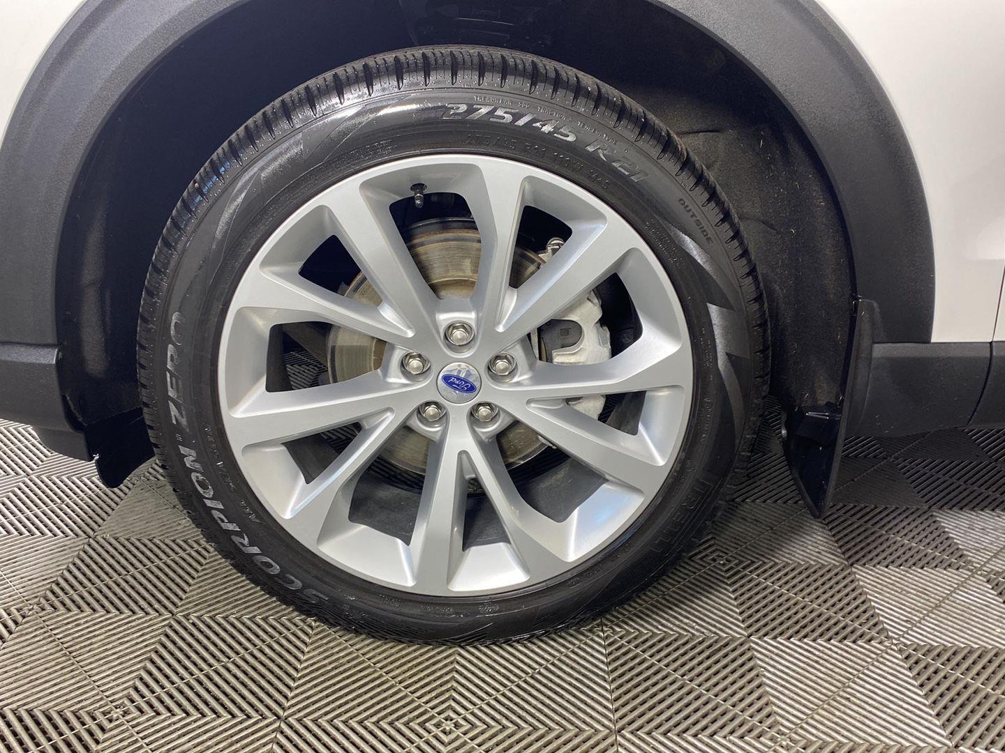 Used 2025 Star White Metallic Tri-Coat Ford Platinum image 14