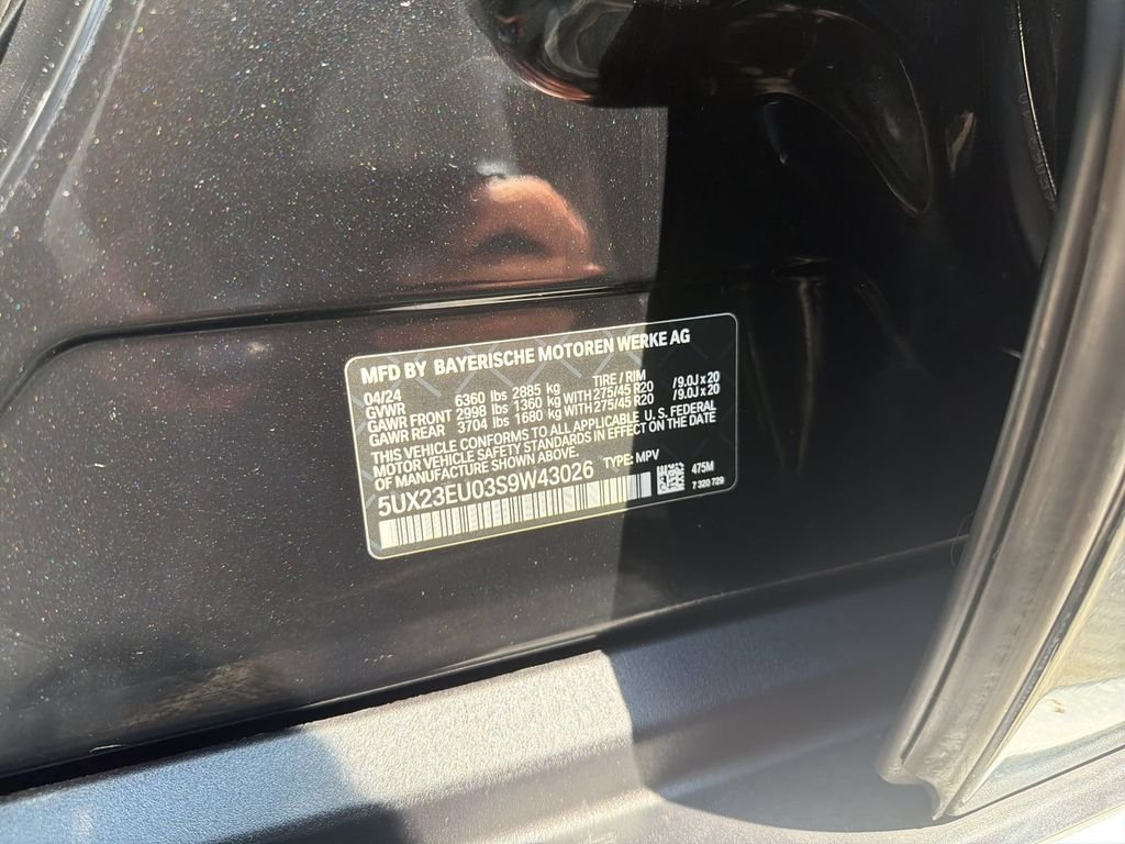 Certified Used 2025 Black Sapphire Metallic BMW xDrive40i image 22