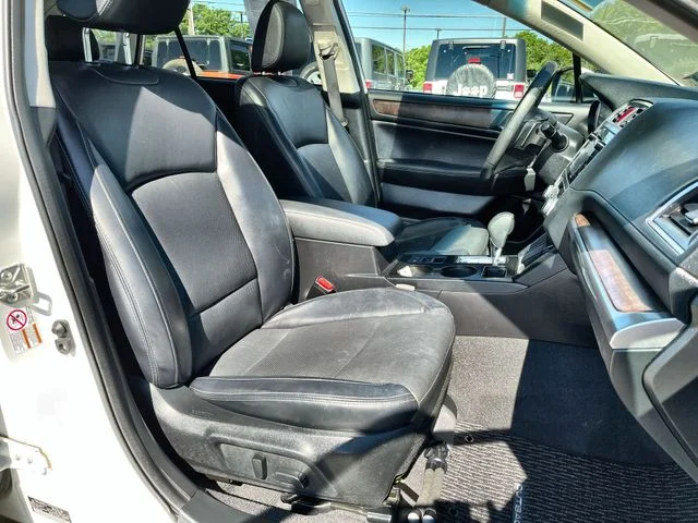 Used 2017 White Subaru 2.5i image 28
